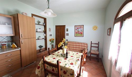 Agriturismo Il Girasole Сан-Джиміньяно Екстер'єр фото